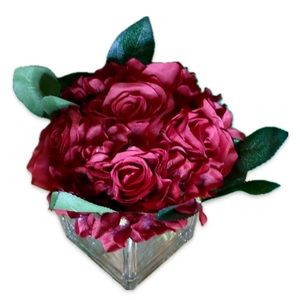Home decor dark red silk flowers in vase